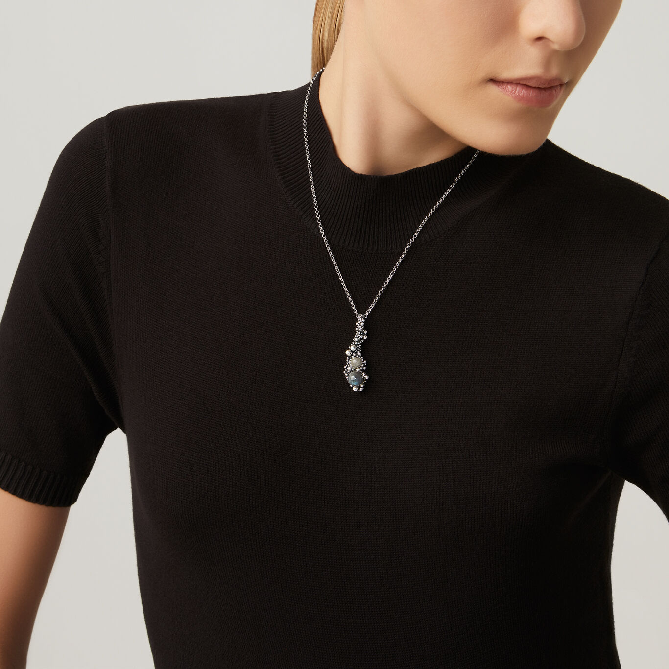 009960m01000 B 02.jpg