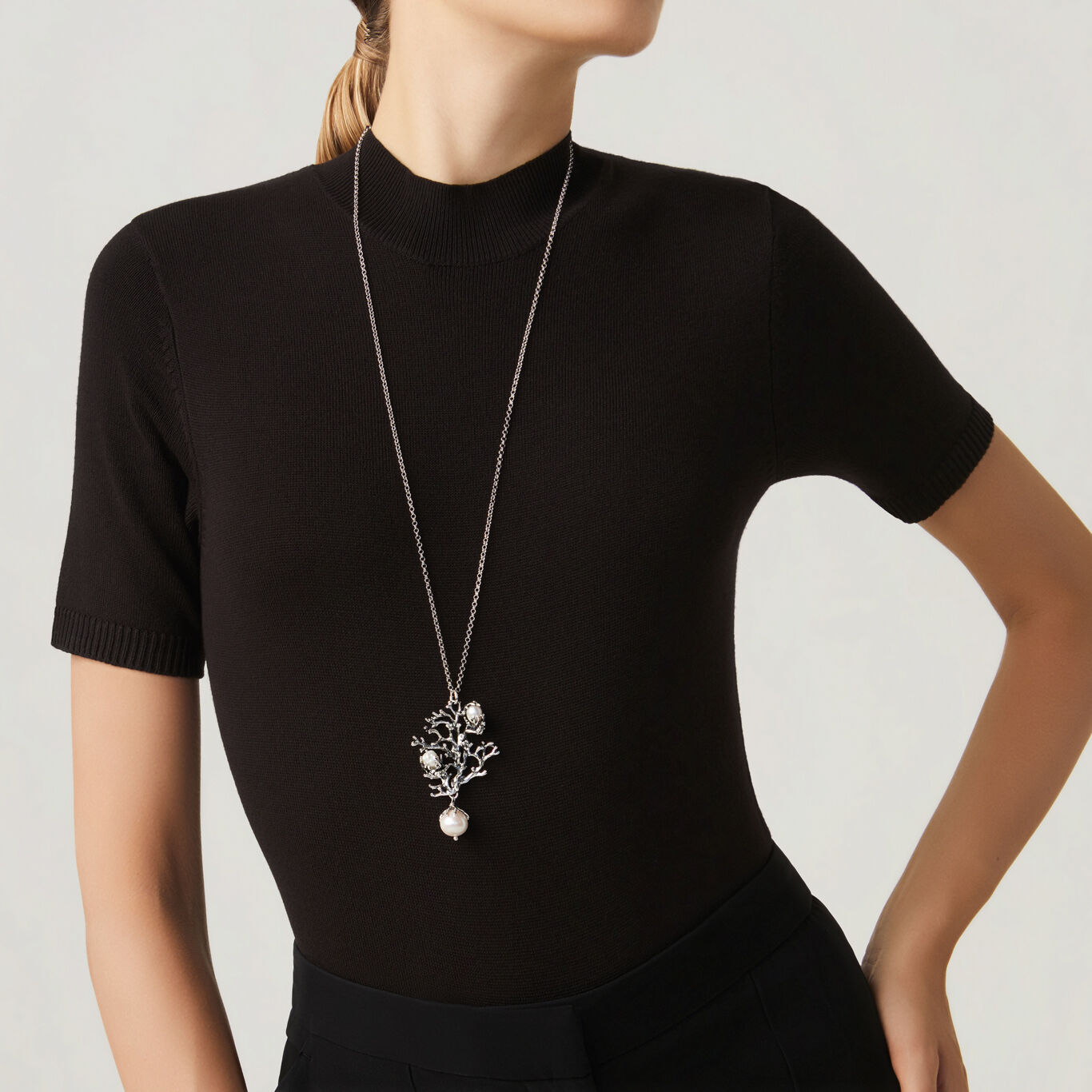 010228m01000 B 02.jpg