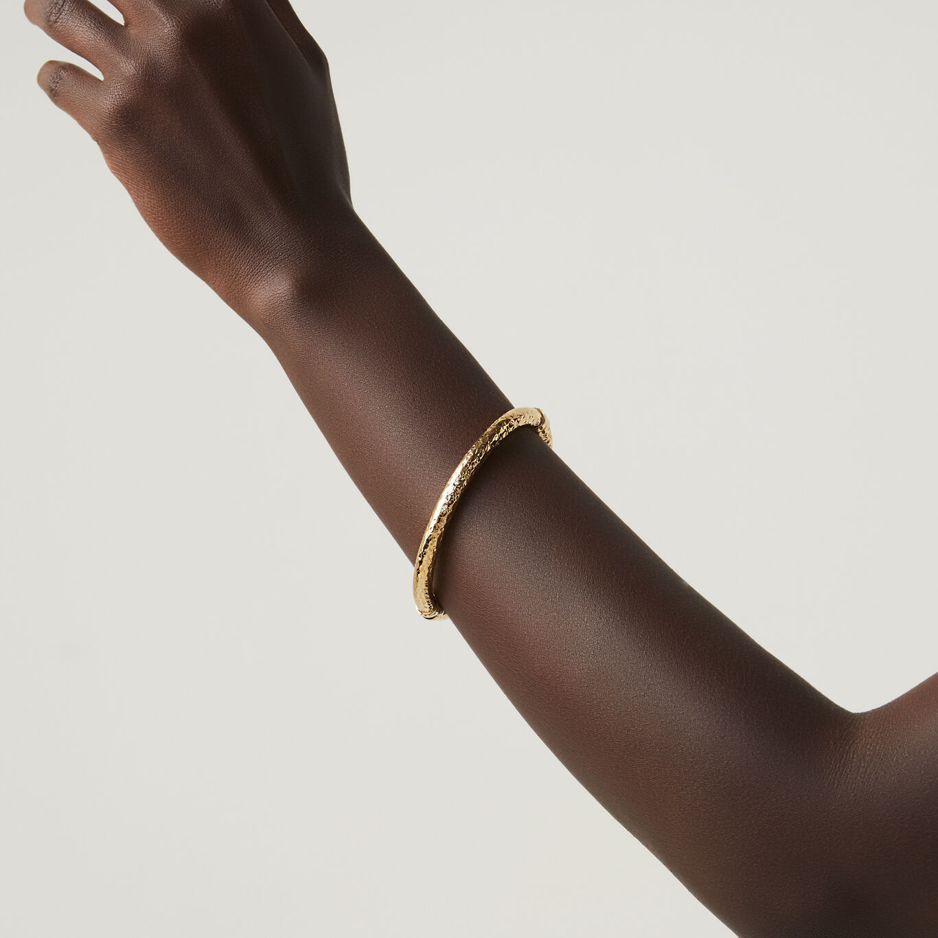 010240m02000 B 02.jpg