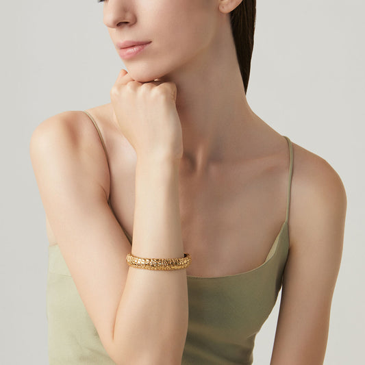 010801m02000 B 02.jpg