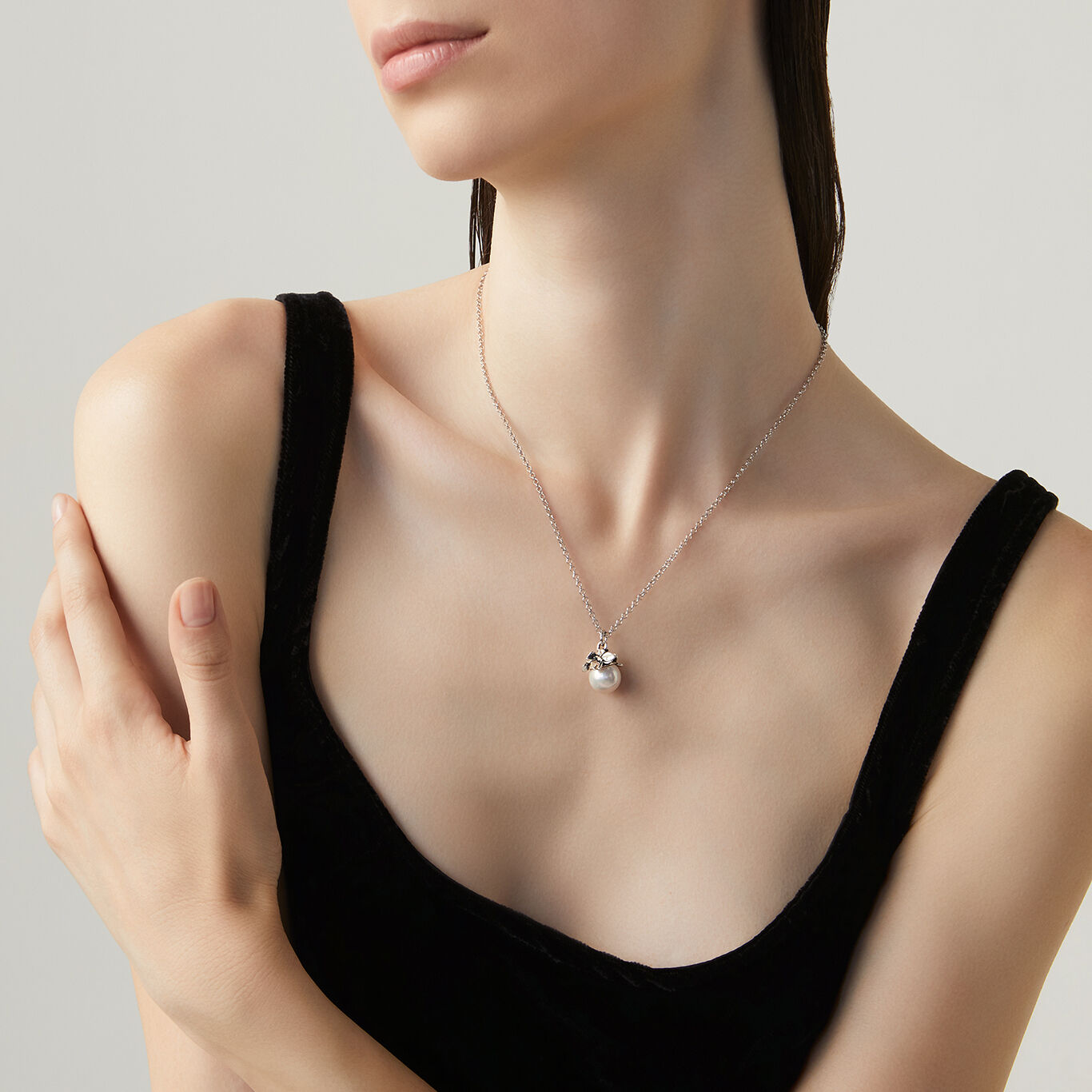 011108m01000 B 02.jpg