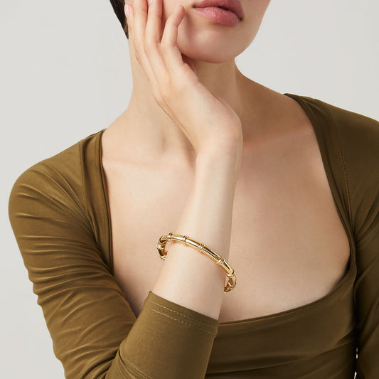 011584m02000 B 02.jpg