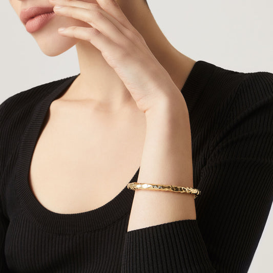 011674m02000 B 02.jpg