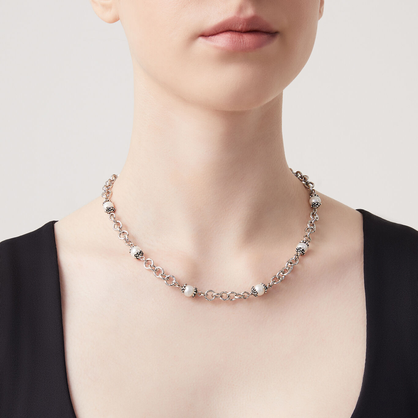 011930m01000 B 02.jpg