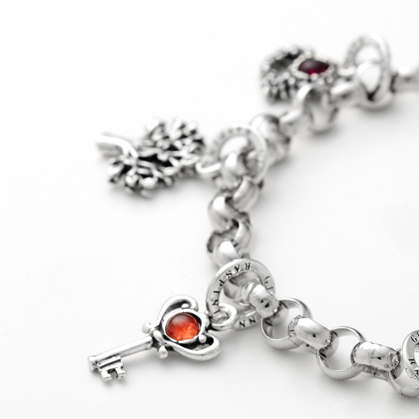 110979m01000 B 03.jpg