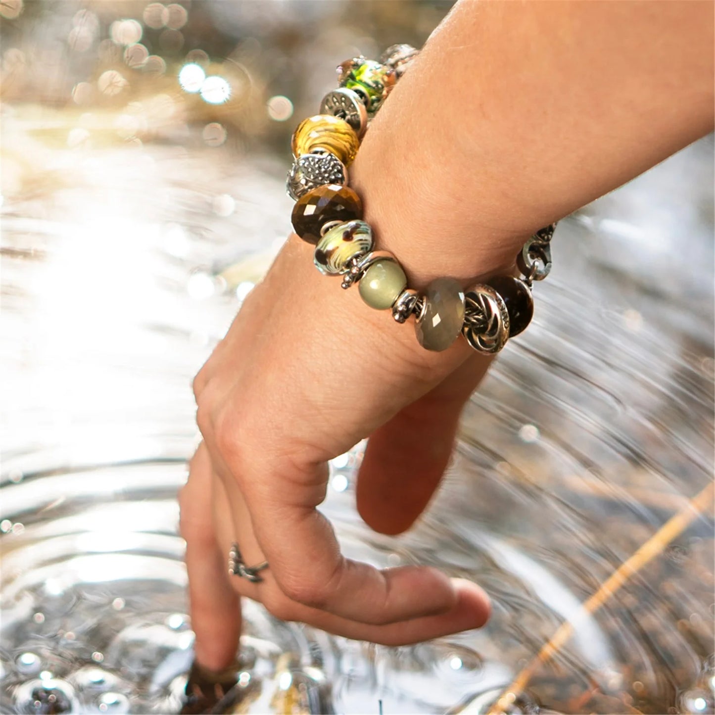 16416768 5b06 454e Ae55 E3a258d6b484 1800x1800