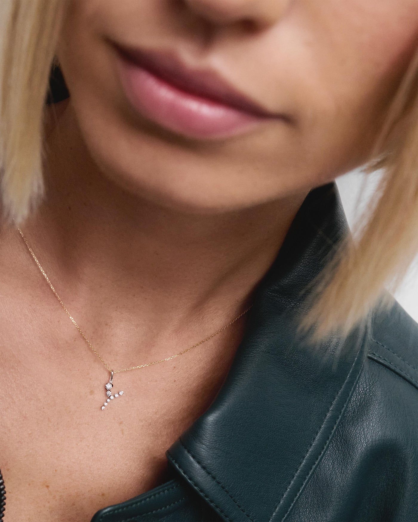 Pendente PD PAOLA Ciondolo con l’iniziale Y in oro bianco e dettagli di diamanti PE06-173-U