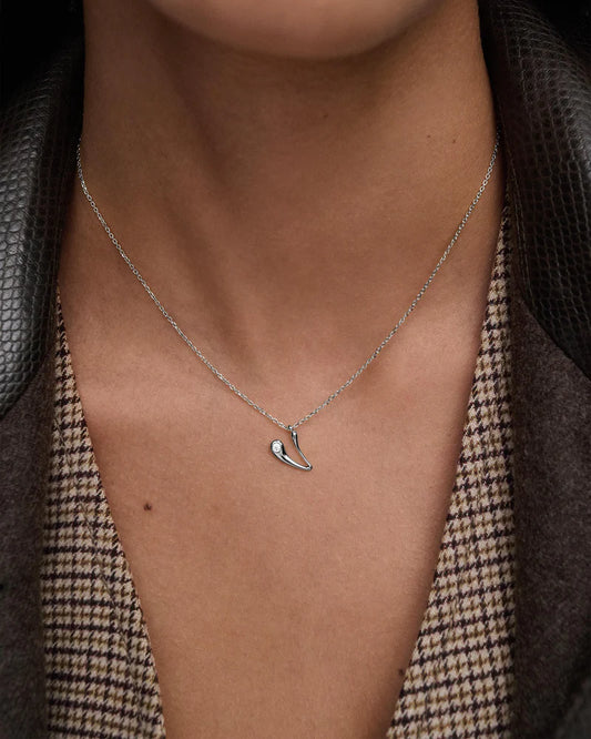 Collana PDPAOLA con ciondolo in argento con l’iniziale V CO02-B95-U