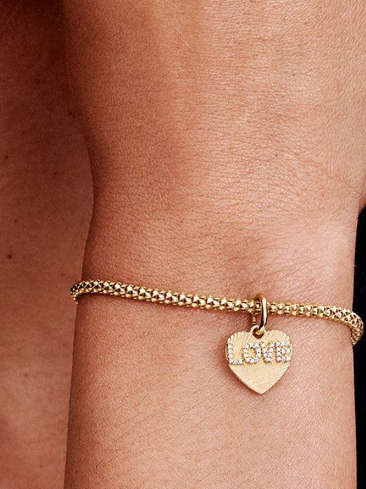 2024 Pdp Model Single Abstract 04 1x1 Rgb Charm