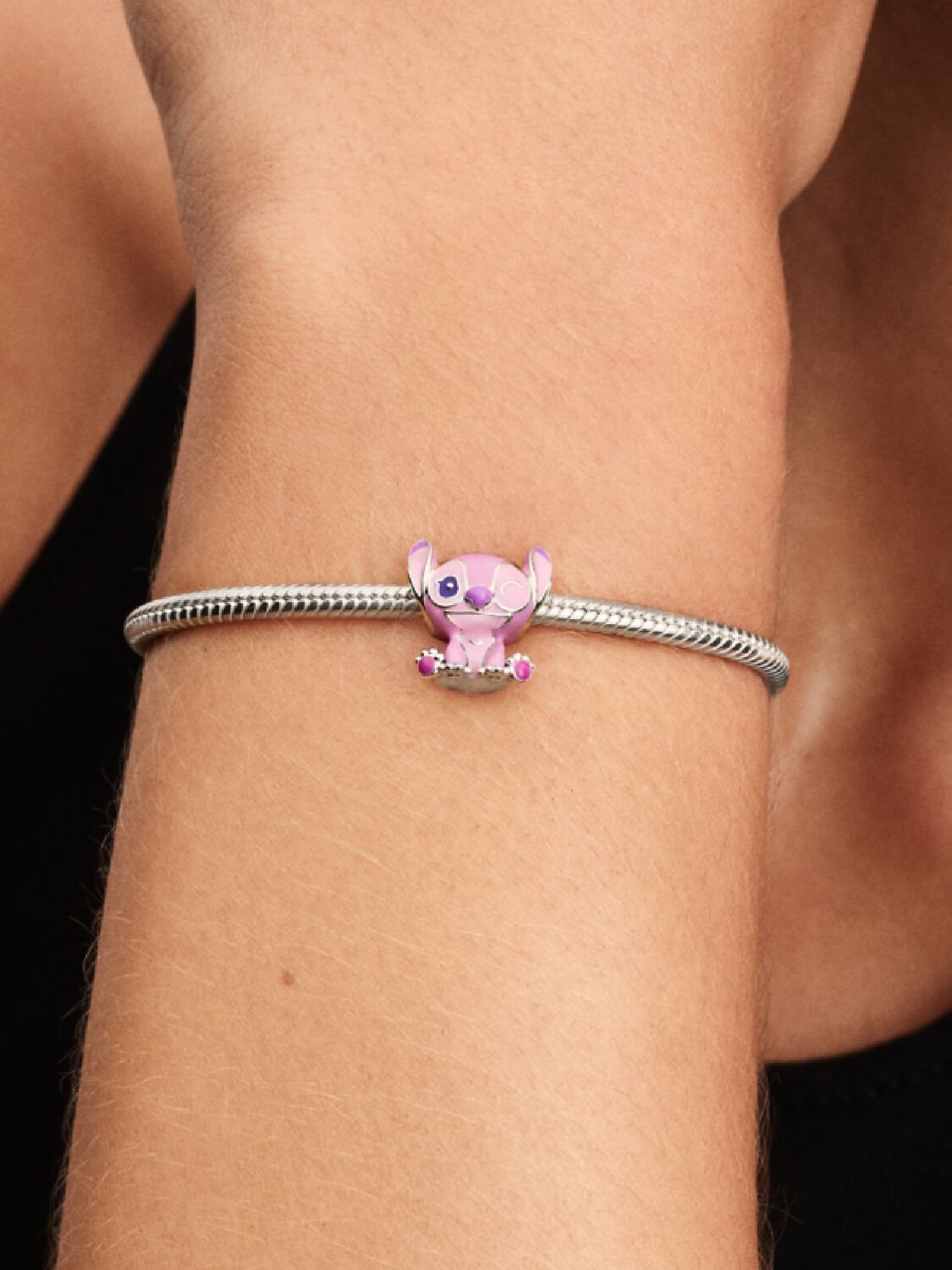2025q2d Collection Disney Go Ac Tp Pdp Model Single 02 1x1 Rgb Charm