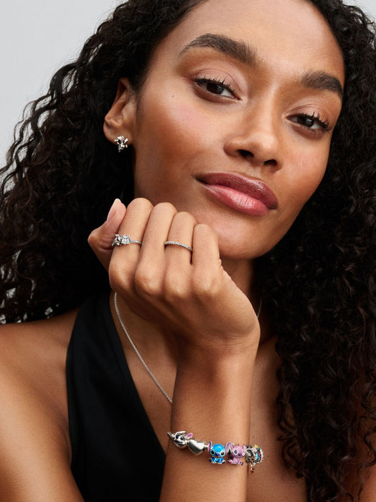 2025q2d Collection Disney Go Ac Tp Pdp Model Styled 03 1x1 Rgb