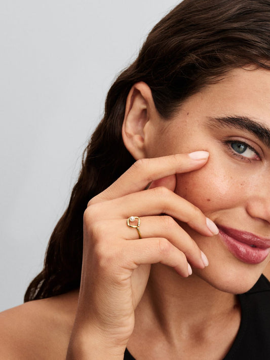 2025q2d Collection Essence Go Ac Tp Pdp Model Single 07 1x1 Rgb