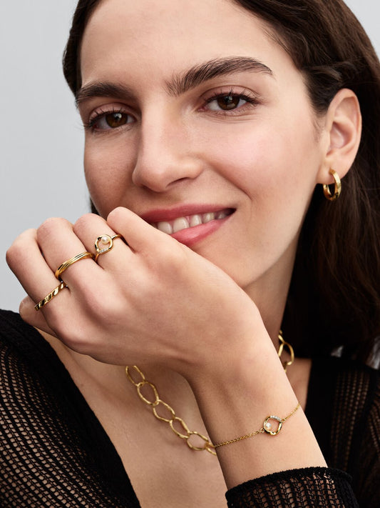 2025q2d Collection Essence Go Ac Tp Pdp Model Styled 12 1x1 Rgb