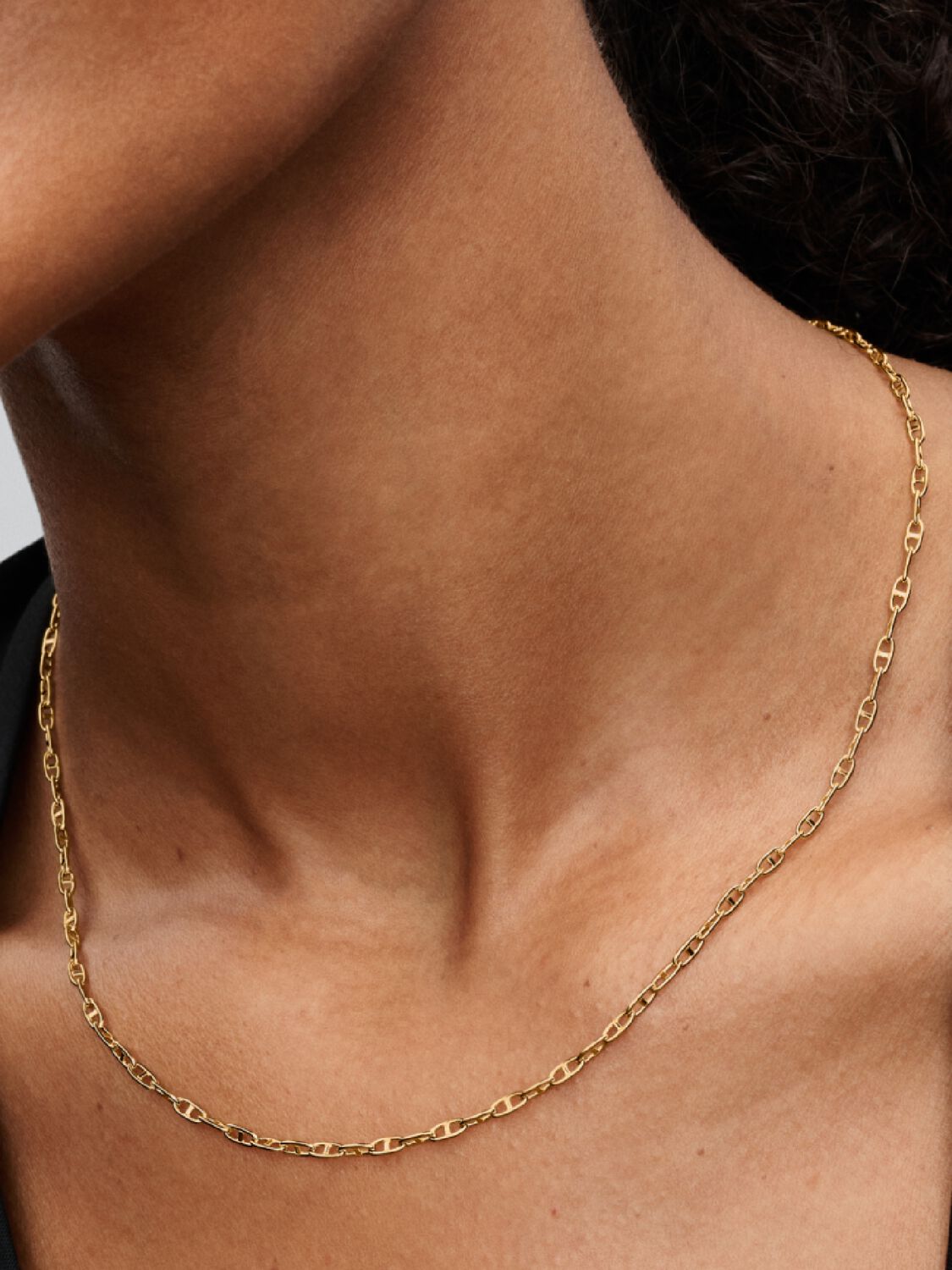2025q2d Collection Moments Go Ac Tp Pdp Model Single 07 1x1 Rgb Necklace