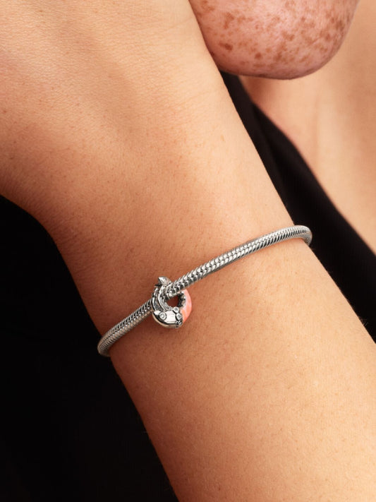 2025q2d Collection Moments Go Ac Tp Pdp Model Single 27 1x1 Rgb Charm