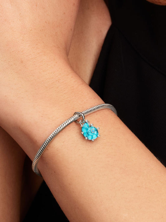 2025q2d Collection Moments Go Ac Tp Pdp Model Single 30 1x1 Rgb Charm