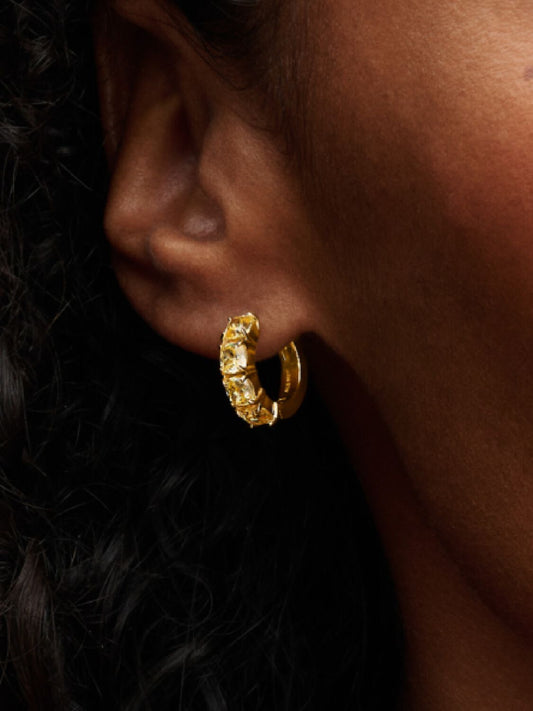 2025q2d Collection Timeless Go Ac Tp Pdp Model Single 01 1x1 Rgb Earring