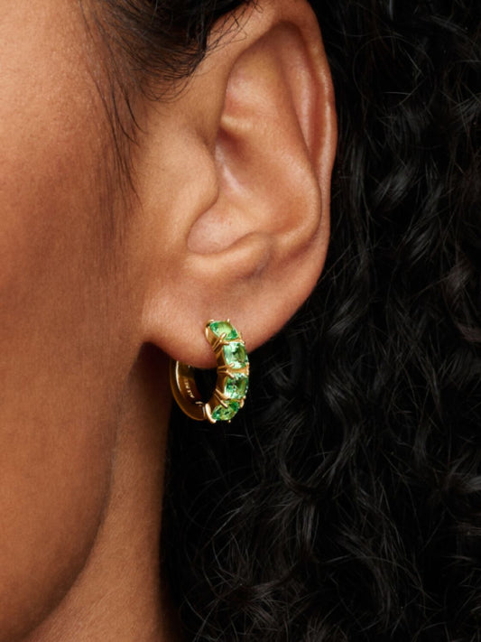 2025q2d Collection Timeless Go Ac Tp Pdp Model Single 02 1x1 Rgb Earring