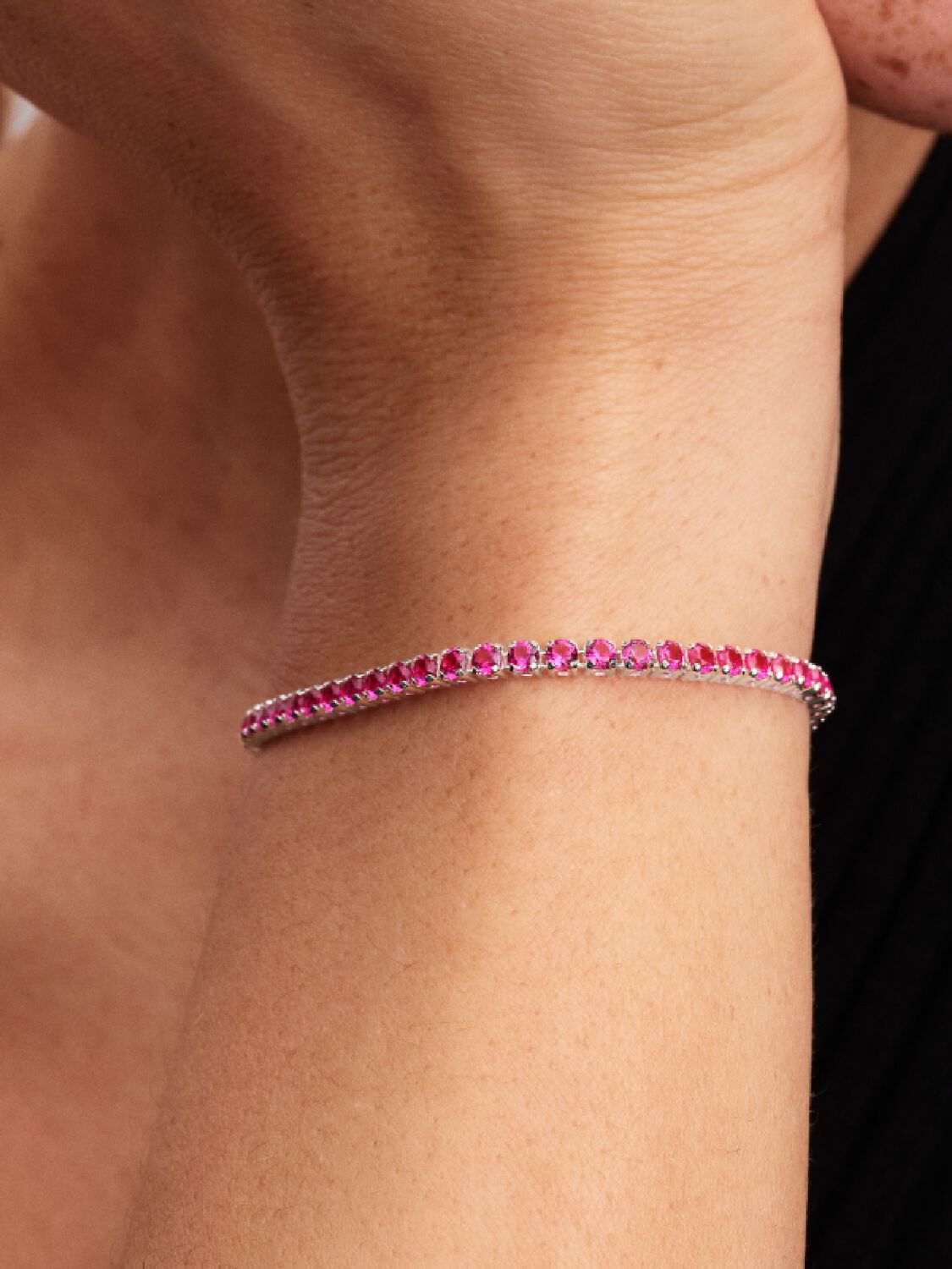2025q2d Collection Timeless Go Ac Tp Pdp Model Single 09 1x1 Rgb Bracelet