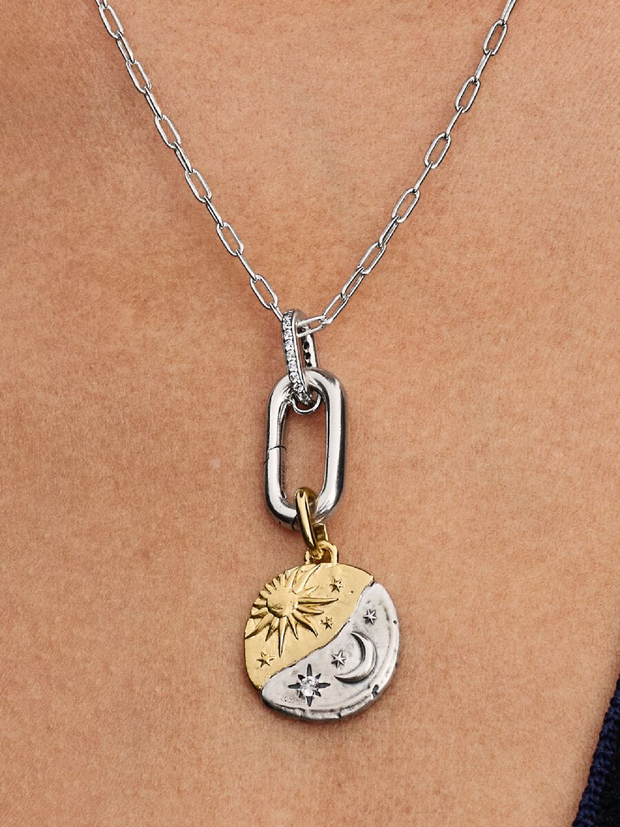 Charm Pandora Medallion Sole e Luna "Ad Astra Per Aspera" Argento Sterling 925, Placcatura in Oro 14k
