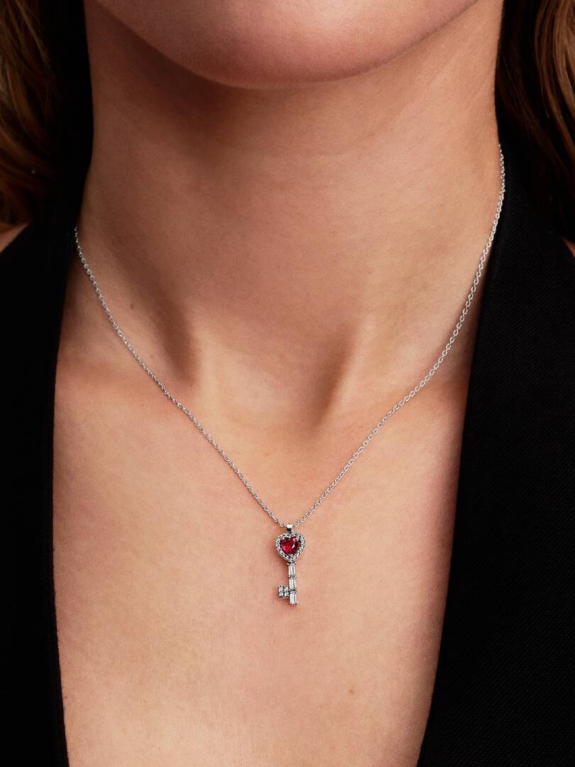 Collana Pandora Chiave con Cuore Rosso 394392C01