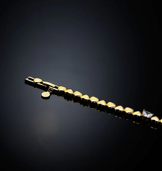 J19avt11 Cuoricino Bracelet Gold.3 900x