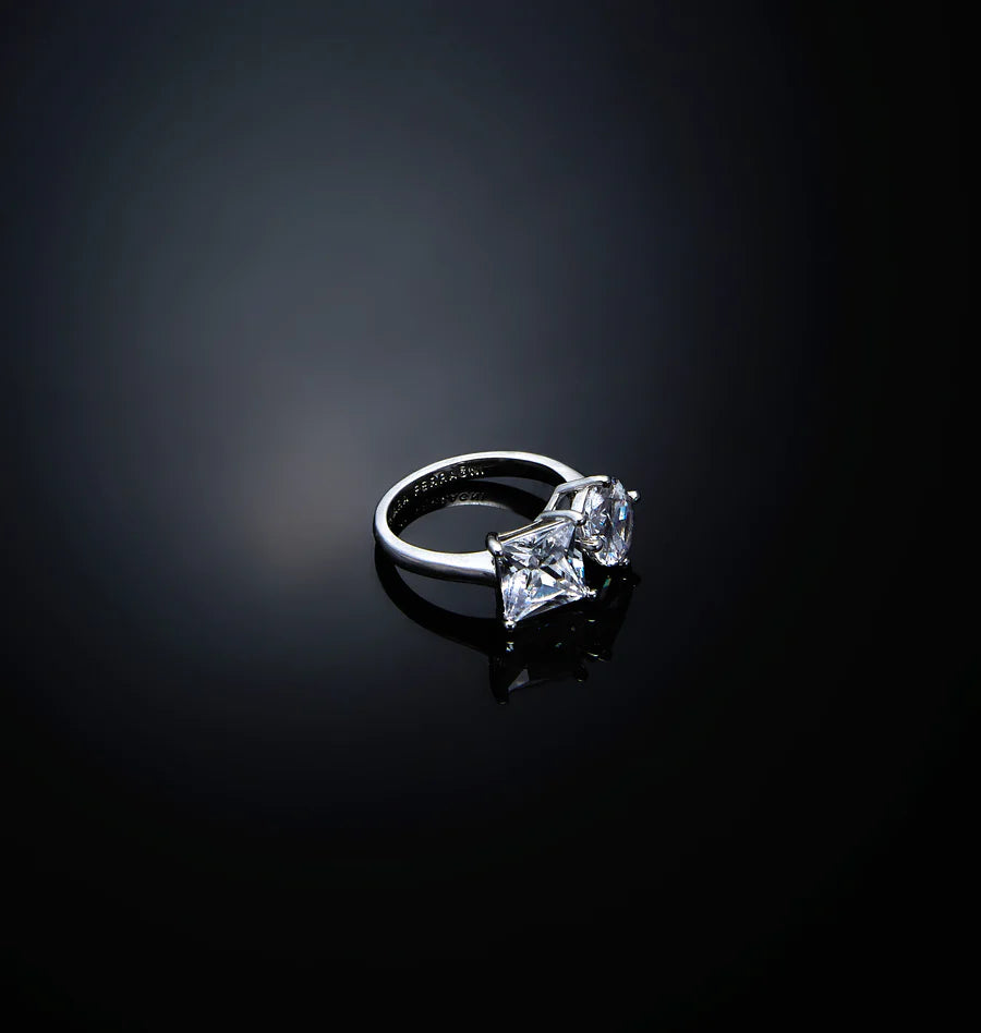 J19avu07 Princess Ring Silver.3 900x