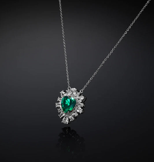 J19awj02 Emerald Necklace Silver.3 900x
