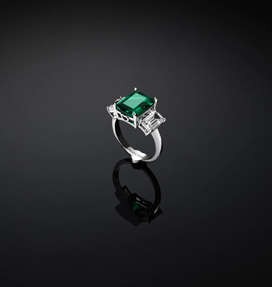 J19awj05 Emerald Ring Silver.1 900x