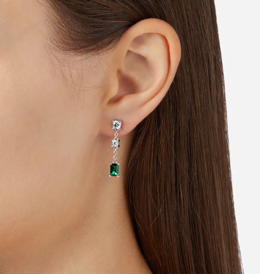 J19awj18 Emerald Earrings.2 900x