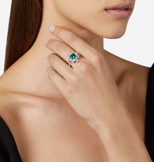 J19awj21 Emerald Ring.2 900x