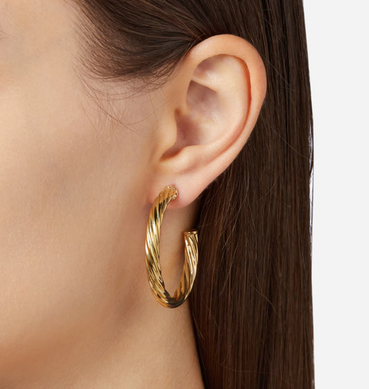 J19axp10 Bold Orecchini Gold.2 3000x