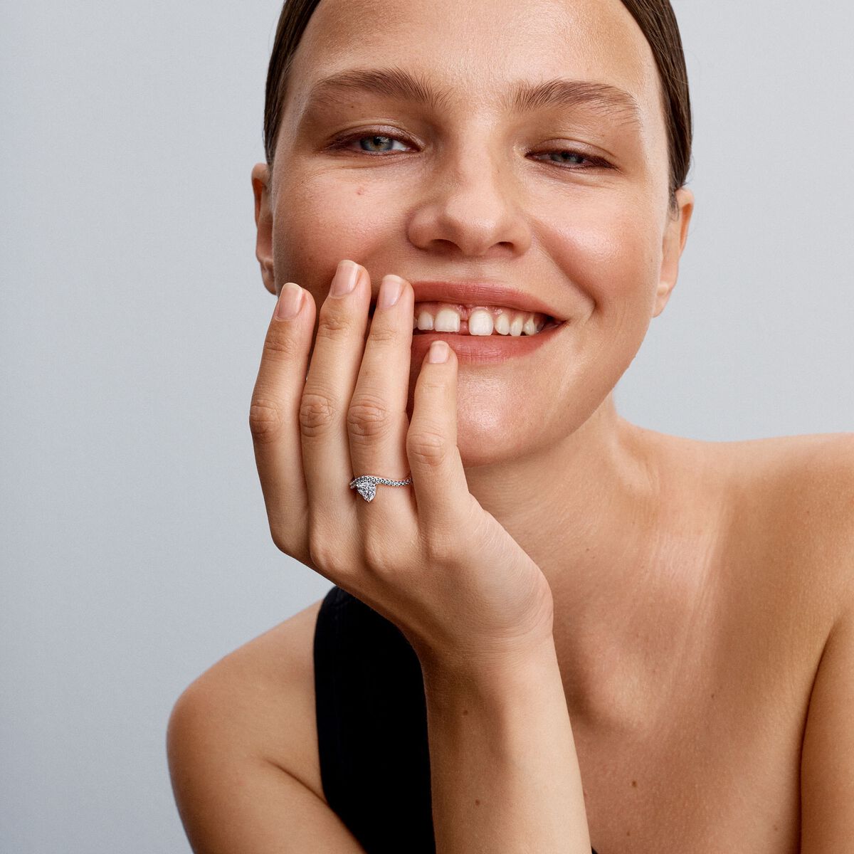 Q125 A Pdp Model Single 34 1x1 Rgb