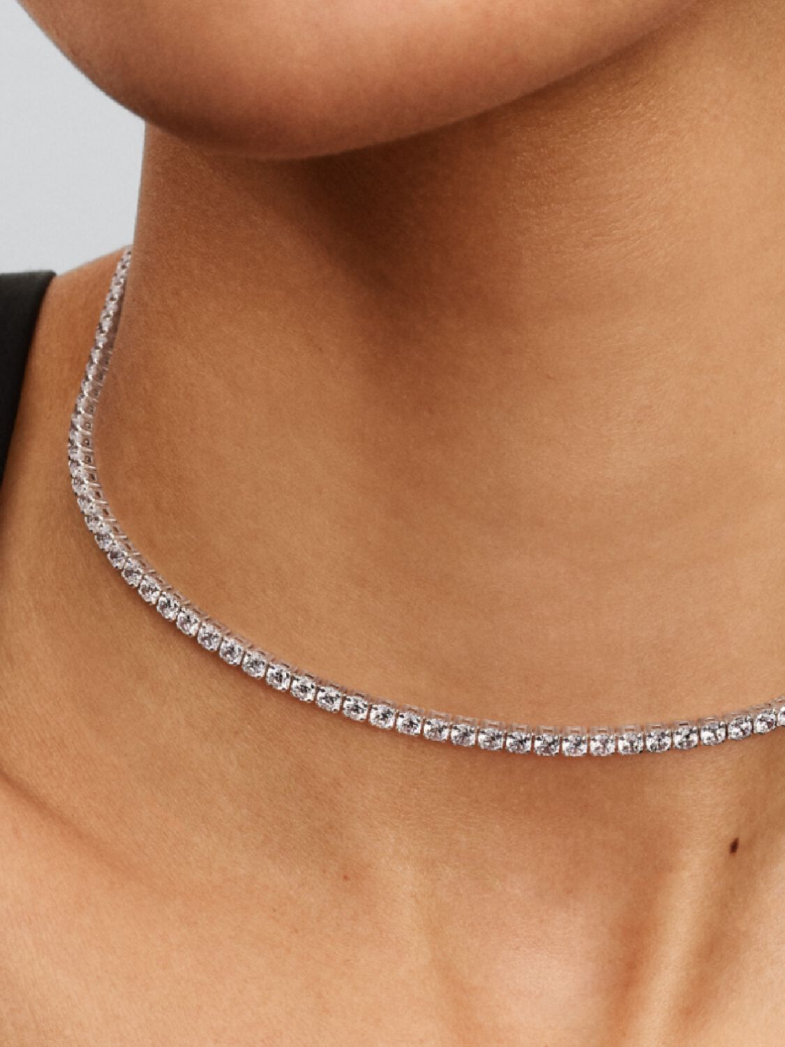 Q225 C Pdp Model Single 26 1x1 Rgb Necklace