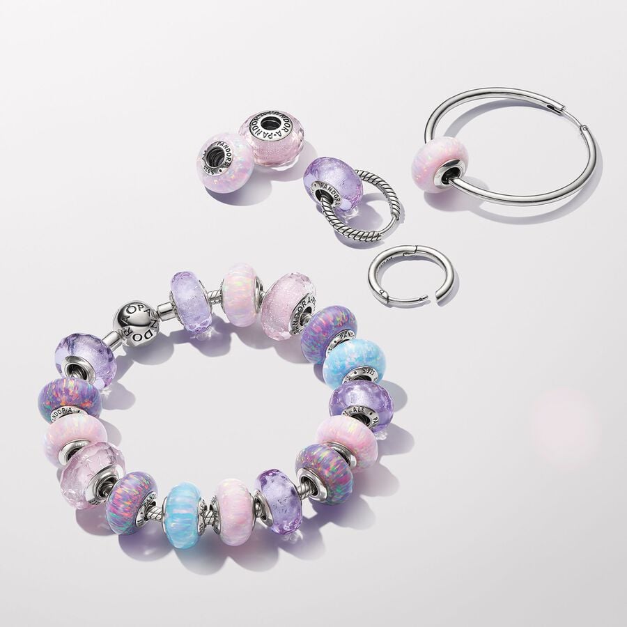 Q324 E Pdp Product Styled 02 1x1 Rgb