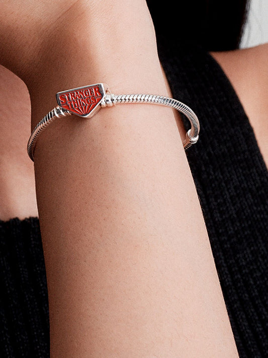 Q424 G Pdp Model Single 06 1x1 Rgb Bracelet