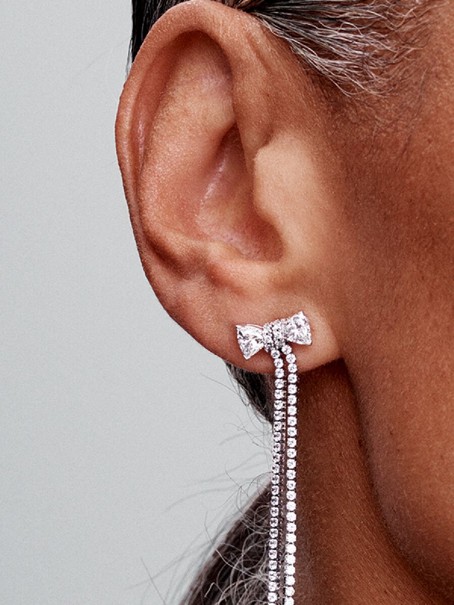 Q424 G Pdp Model Single 45 1x1 Rgb Earring