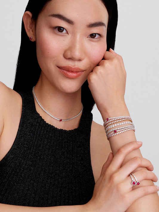 Q424 G Pdp Model Styled 01 1x1 Rgb