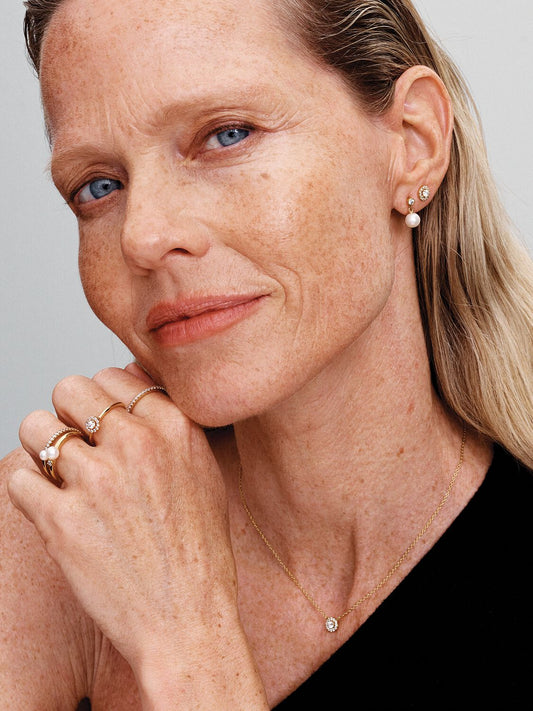 Q424 G Pdp Model Styled 24 1x1 Rgb