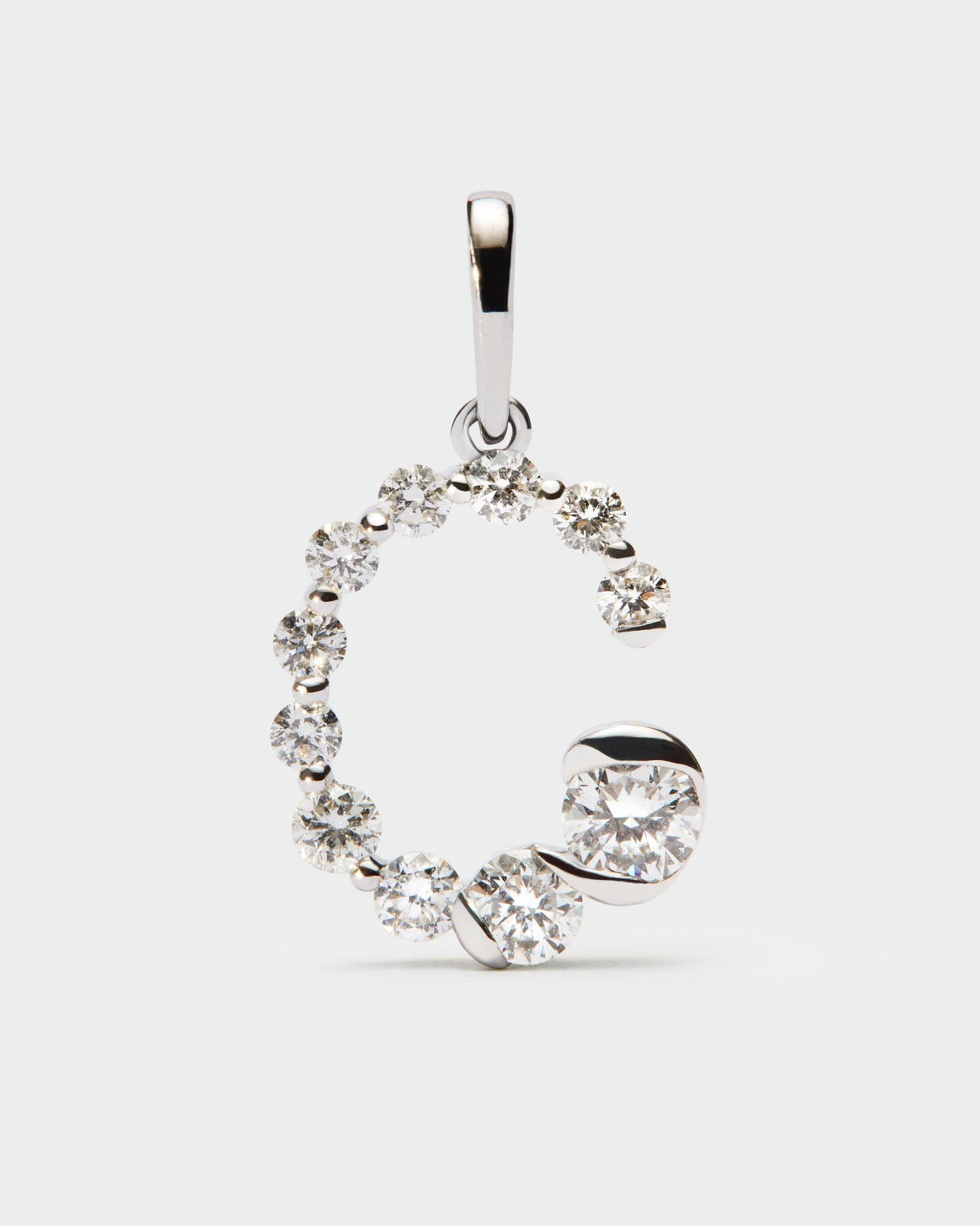 Pendente PD PAOLA Pendente con iniziale C en in diamanti e oro bianco PE06-151-U
