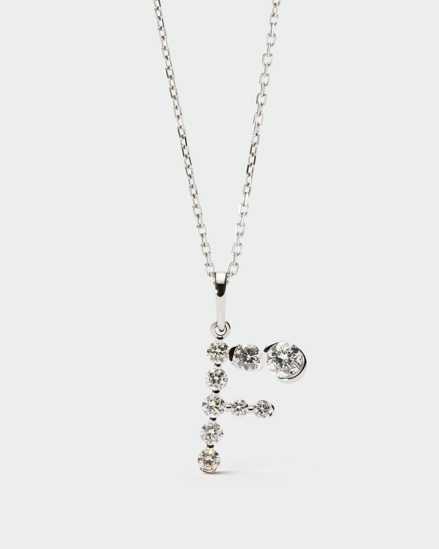 Pendente PD PAOLA Pendente con iniziale F en in diamanti e oro bianco PE06-154-U