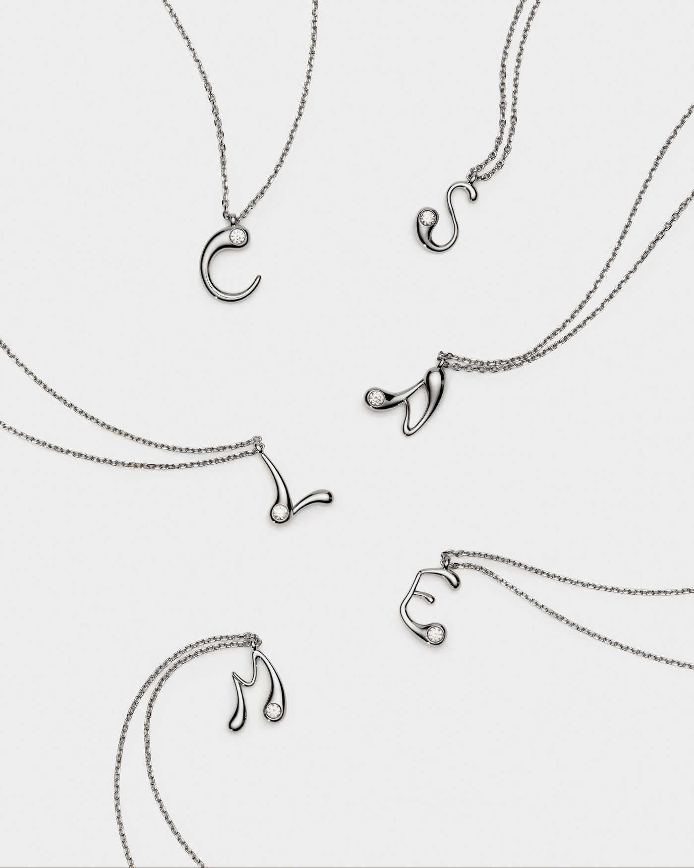 Collana PDPAOLA con ciondolo in argento con l’iniziale P CO02-B89-U