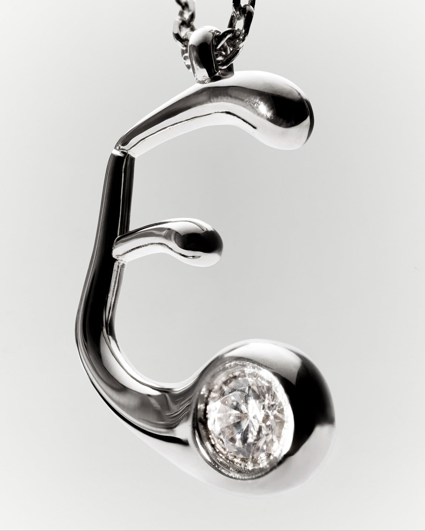 Collana PDPAOLA con ciondolo in argento con l’iniziale E CO02-B78-U