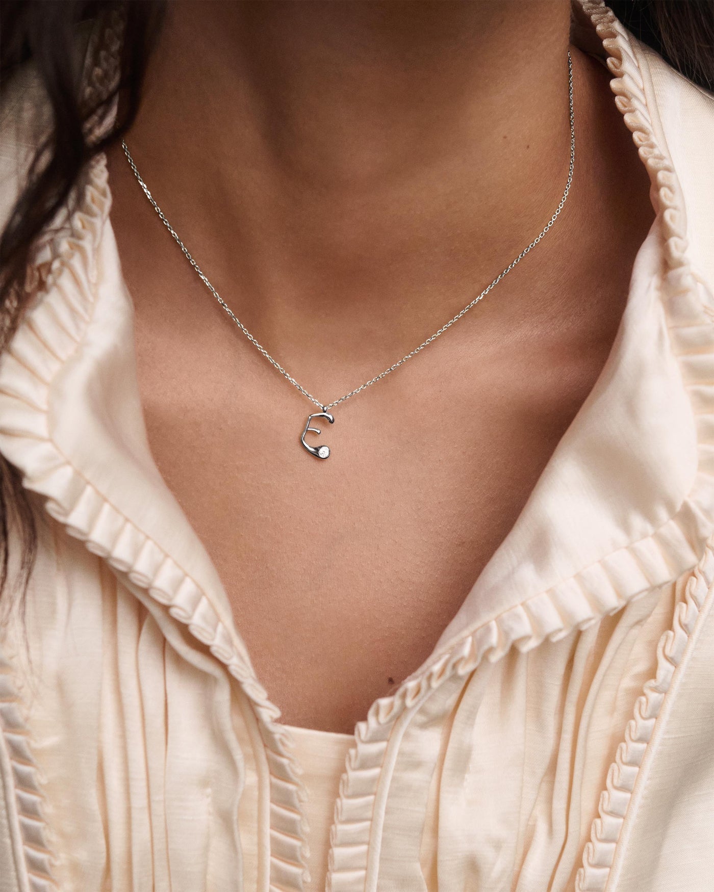 Collana PDPAOLA con ciondolo in argento con l’iniziale E CO02-B78-U