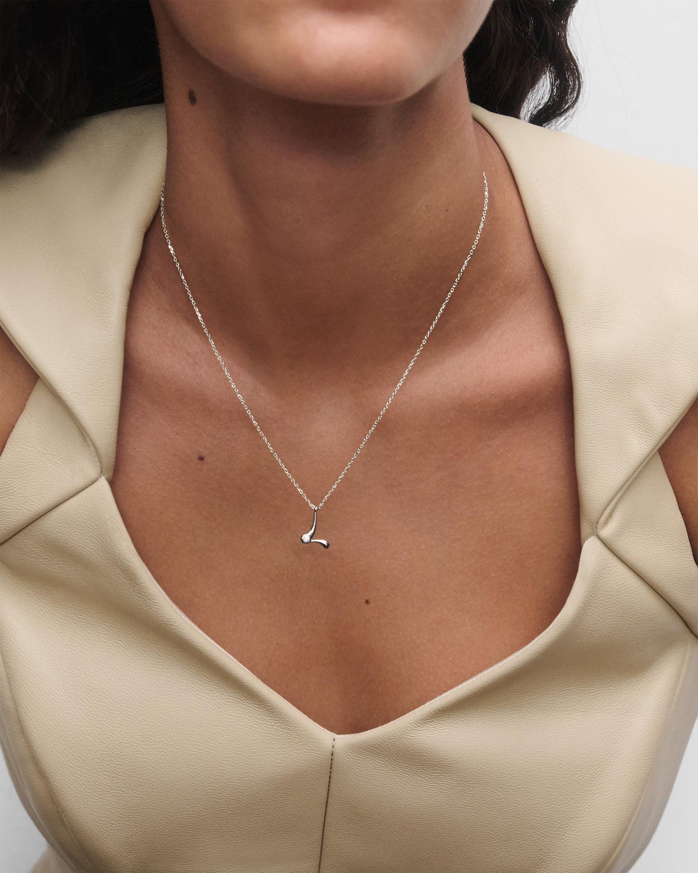 Collana PDPAOLA con ciondolo in argento con l’iniziale L CO02-B85-U