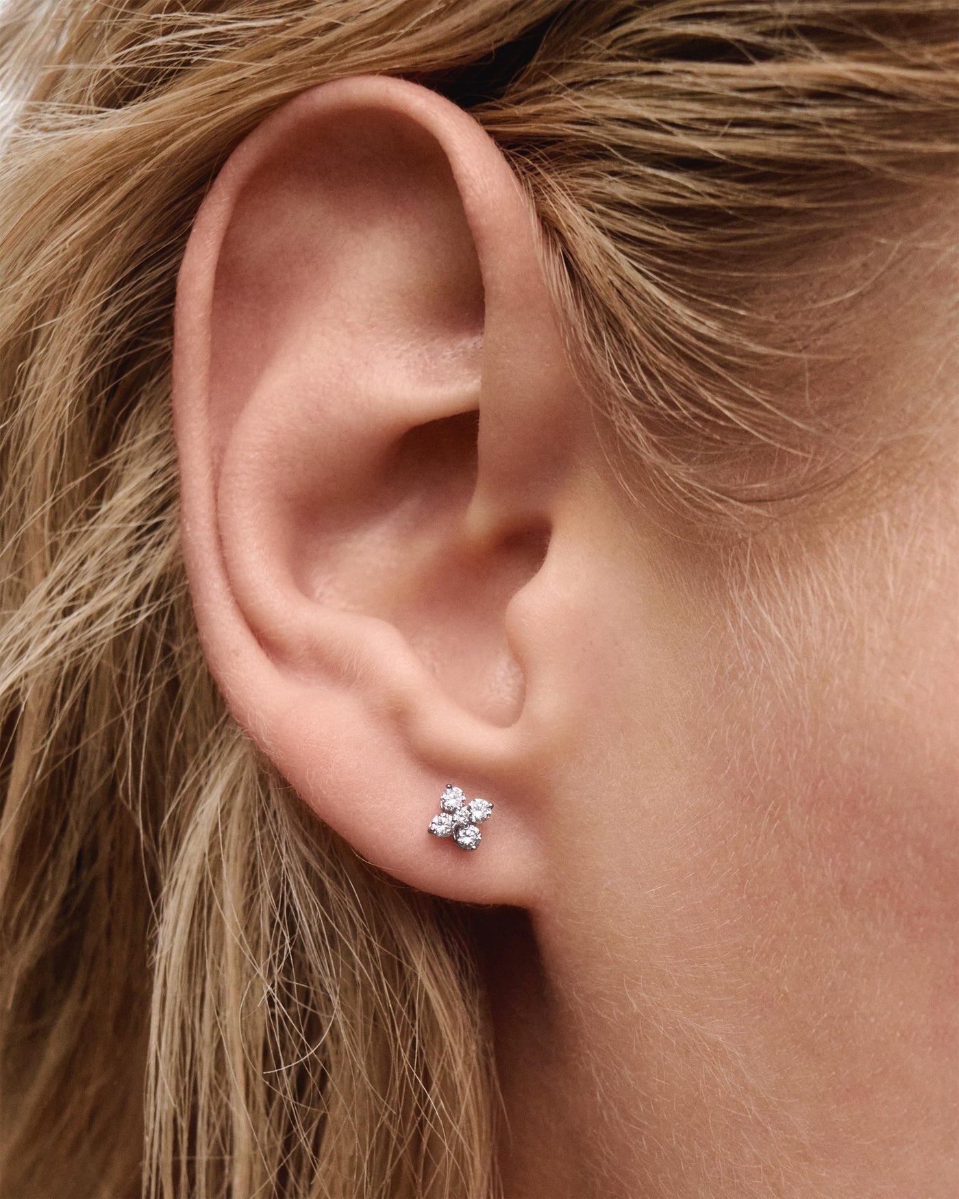 Piercing PD PAOLA Orecchino singolo Maggie in diamanti e oro bianco PG06-378-U