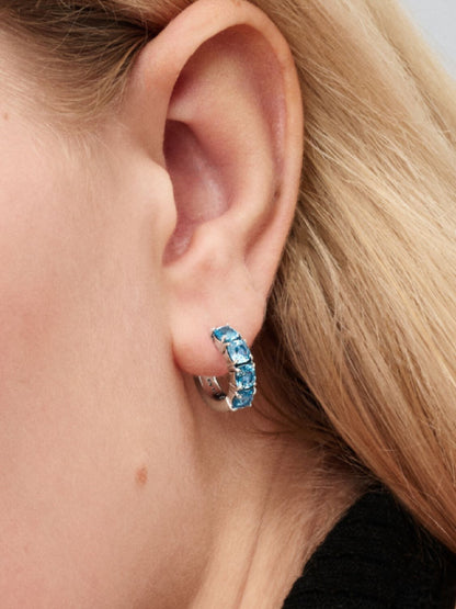 2025q2d Collection Timeless Go Ac Tp Pdp Model Single 04 1x1 Rgb Earring