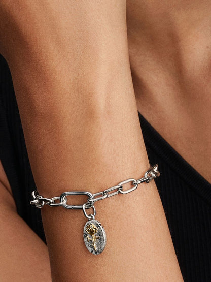 Charm Pandora Medallion Rosa "Rosa Inter Spinas Crescit" Argento Sterling 925, Placcatura in Oro 14k