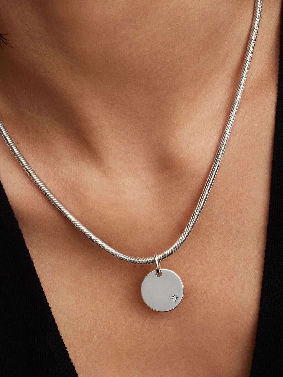 Charm Pandora Pendente Medaglia con diamante creato in laboratorio da incidere 0.012 ct TW, Argento Sterling 925