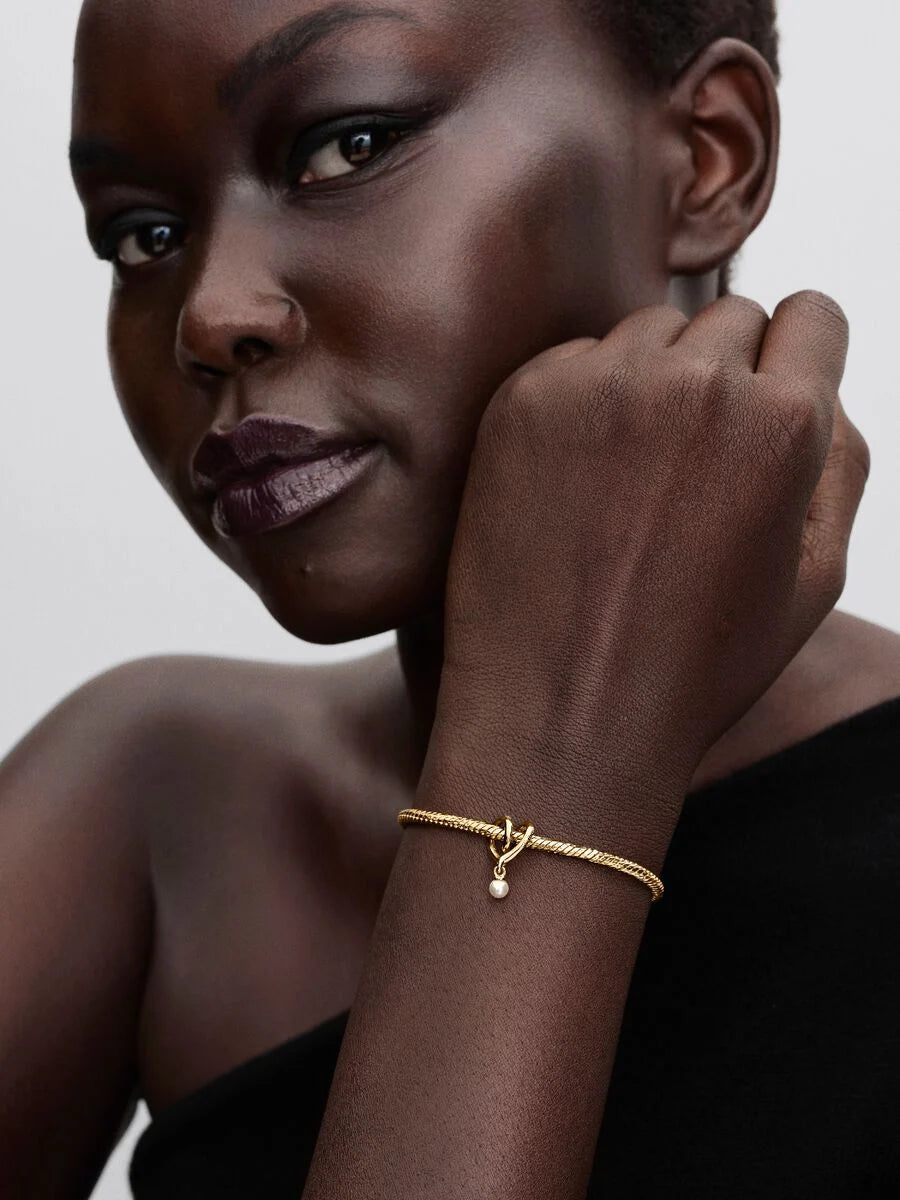 Charm Pandora Famiglia, Dove l'Amore è Infinito Placcatura in Oro 14k 764138C01